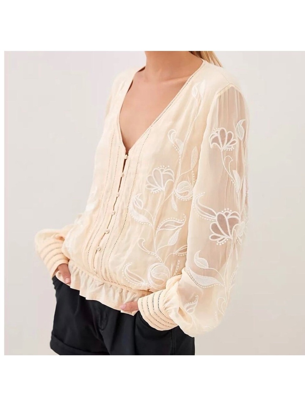 Anthropologie Boho Cream Embroidered Button-Front Long Sleeve Blouse Size S